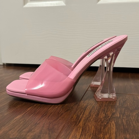 Pink heels - Picture 2 of 3